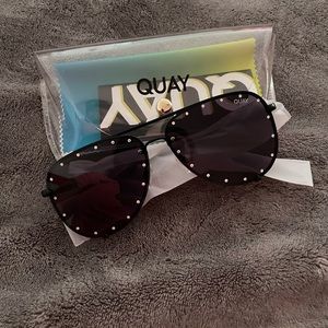 Quay Australia Rhinestone sunglasses NWT